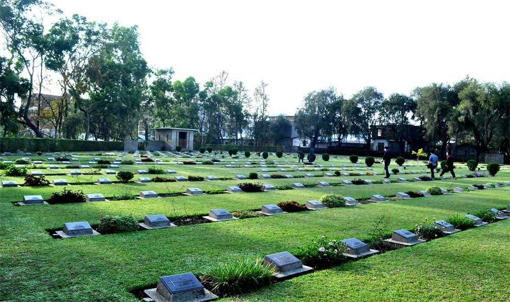 Second WW Cemetery, Impja;