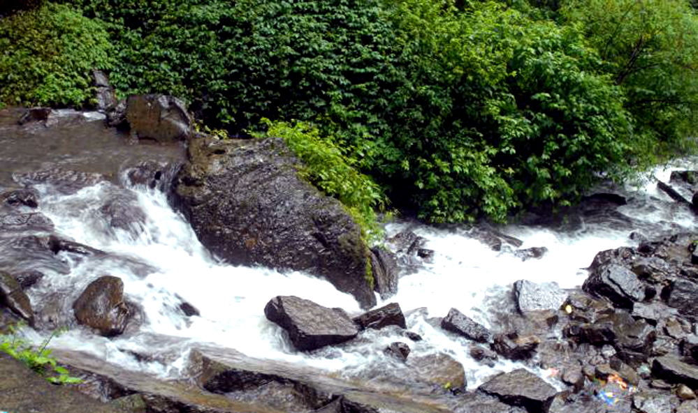 Sadu Chiru Waterfall